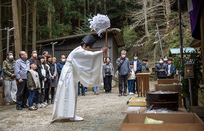 蛇岩神社での例祭